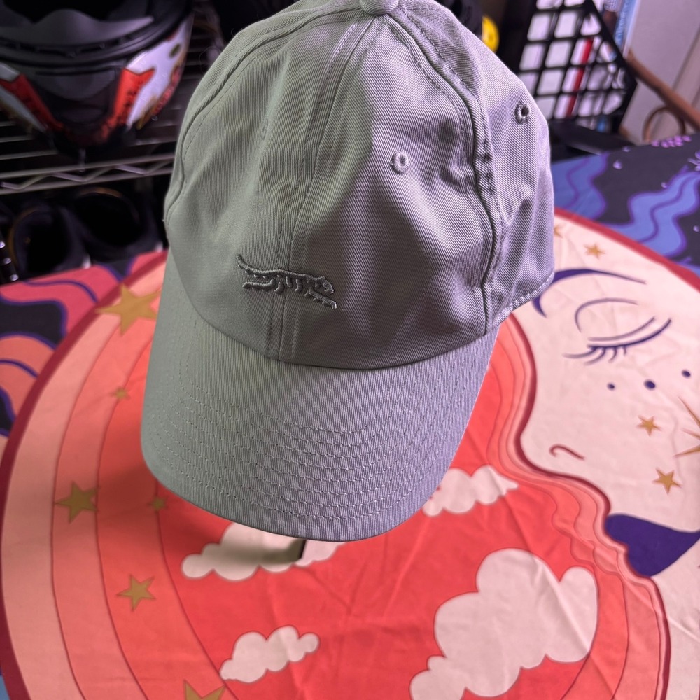 Sun Day Red Icon Twill Adjustable Hat Light Grey Tiger Woods SDR Golf Outdoors